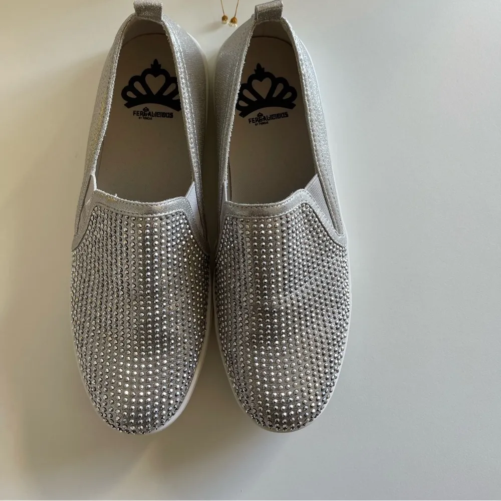 by Fergie Sutton Silver Women's Slip On Size 7.5 - Image 10