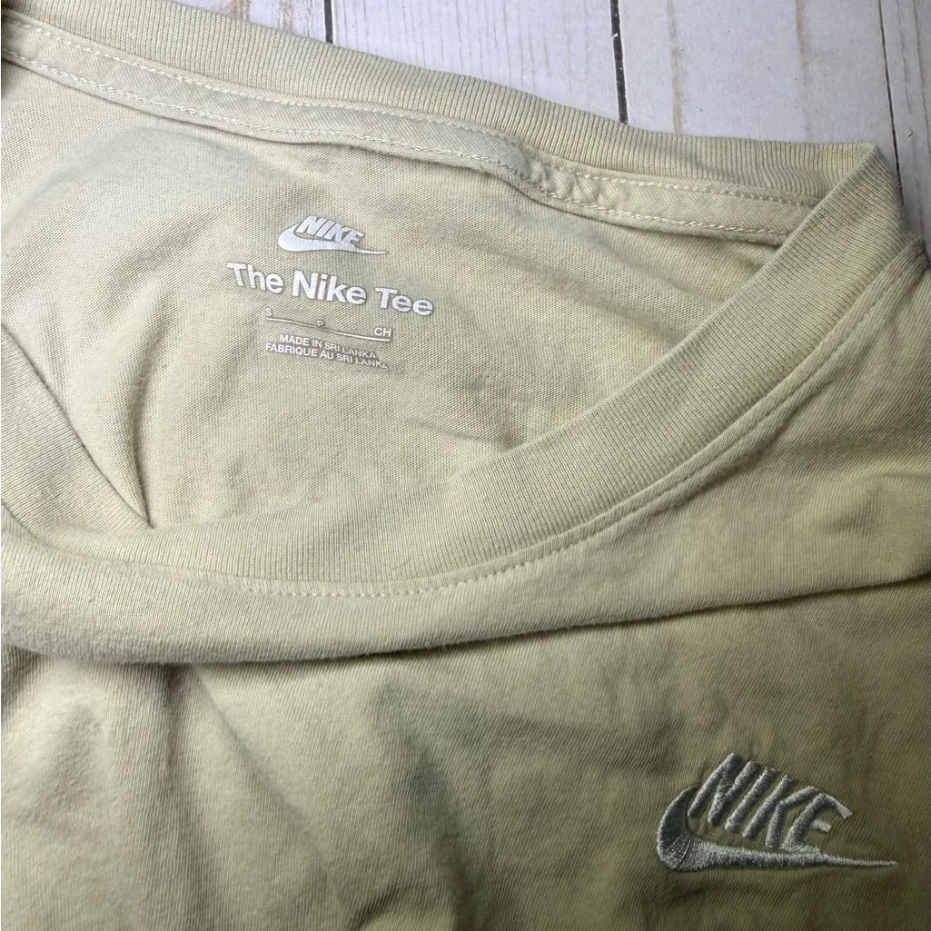 Nike  Women's Beige Short Sleeve Tee - Image 3