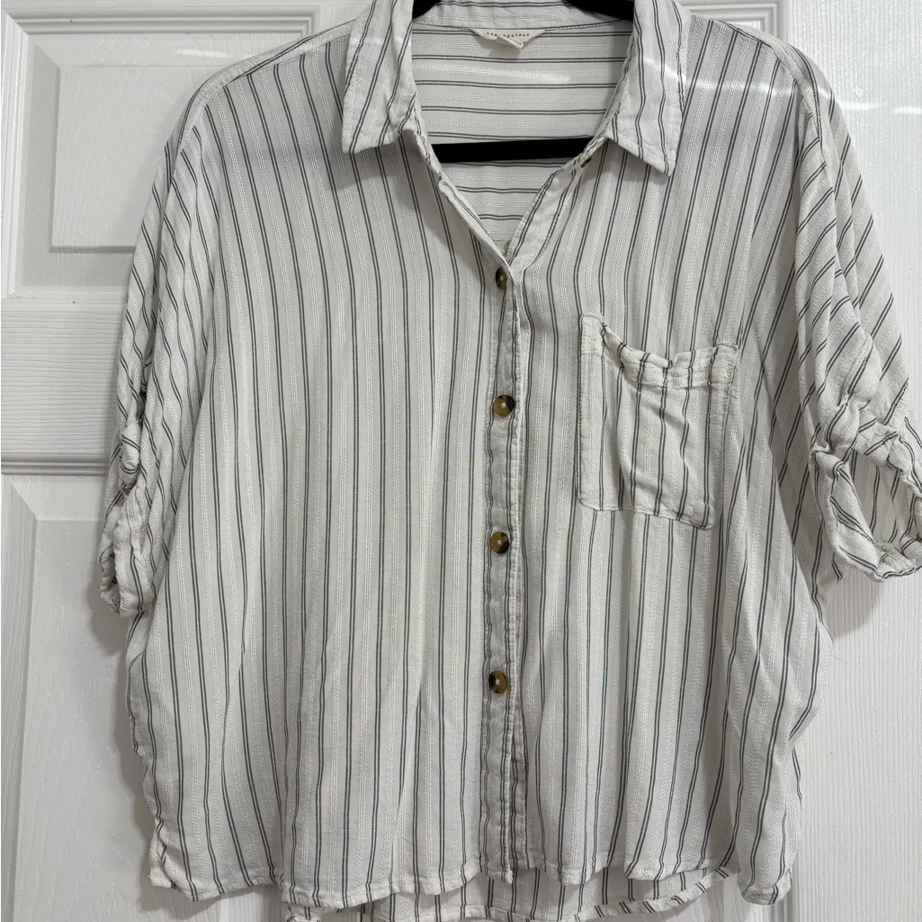 Aeropostale White Striped Button-Down Shirt - Image 4
