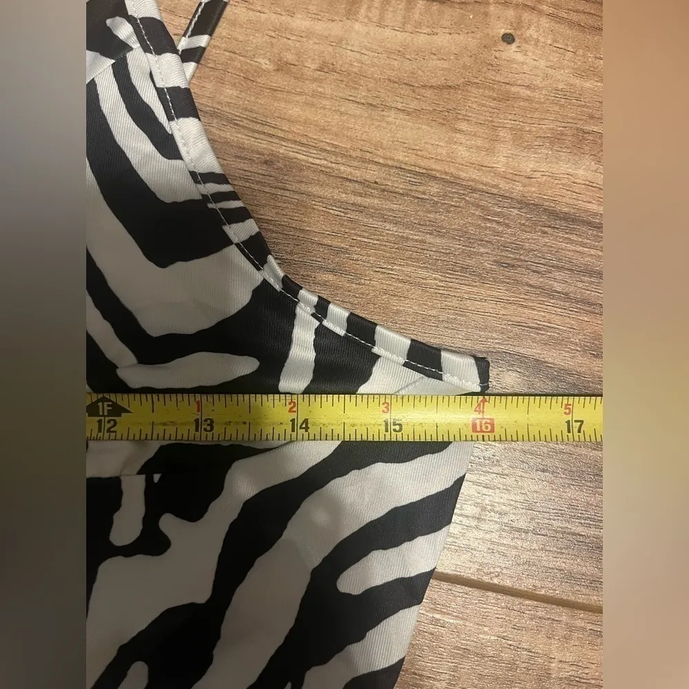 Tiger Zebra Animal Print Pjs top Black Size M - Image 6