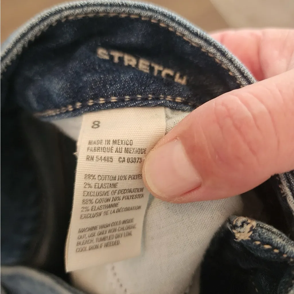 American Eagle  strecth jean shorts size 8 - Image 4