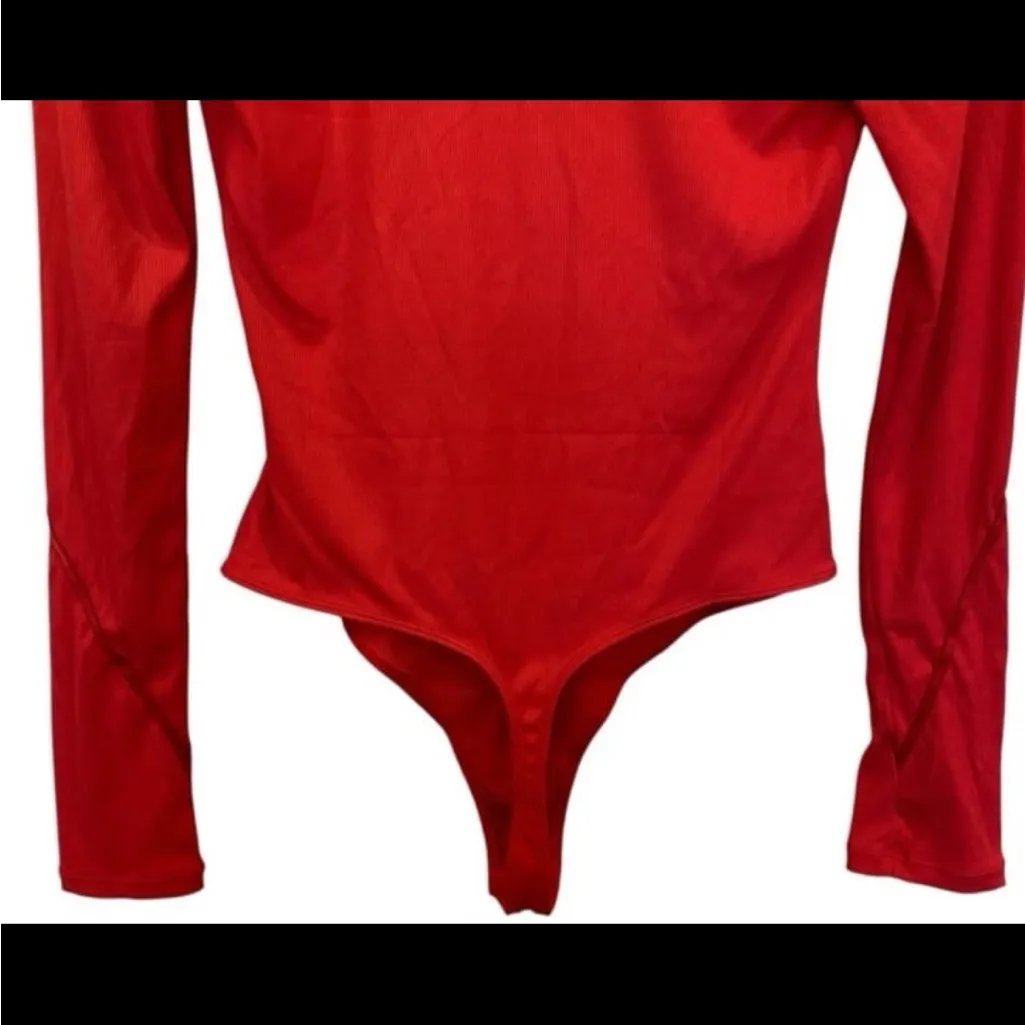 Free People Victoria Plunge Bodysuit. Size Medium - Image 5