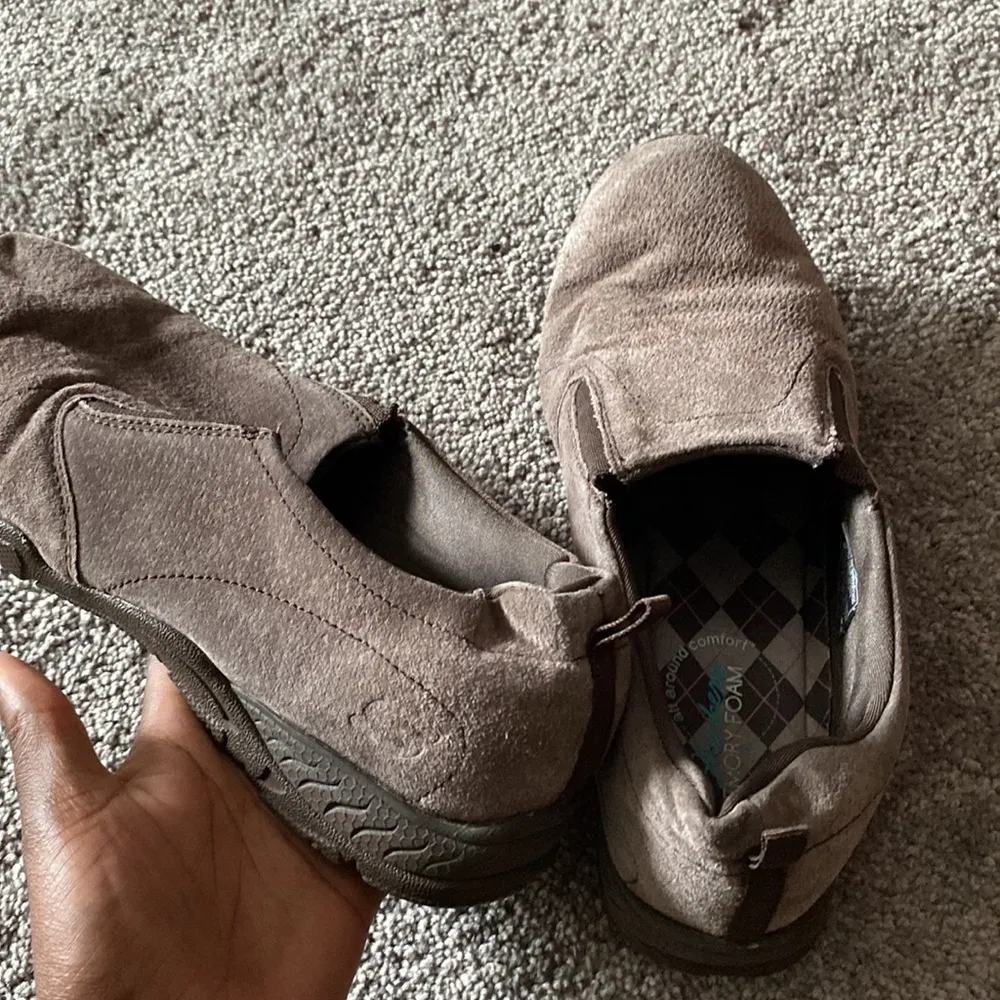 Skecher Memory Foam Shoes SIZE 8 - Image 7