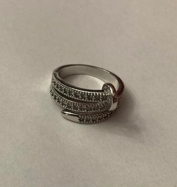 Woman “ nail ” fashion ring 💥 size 8 Silver - Image 2