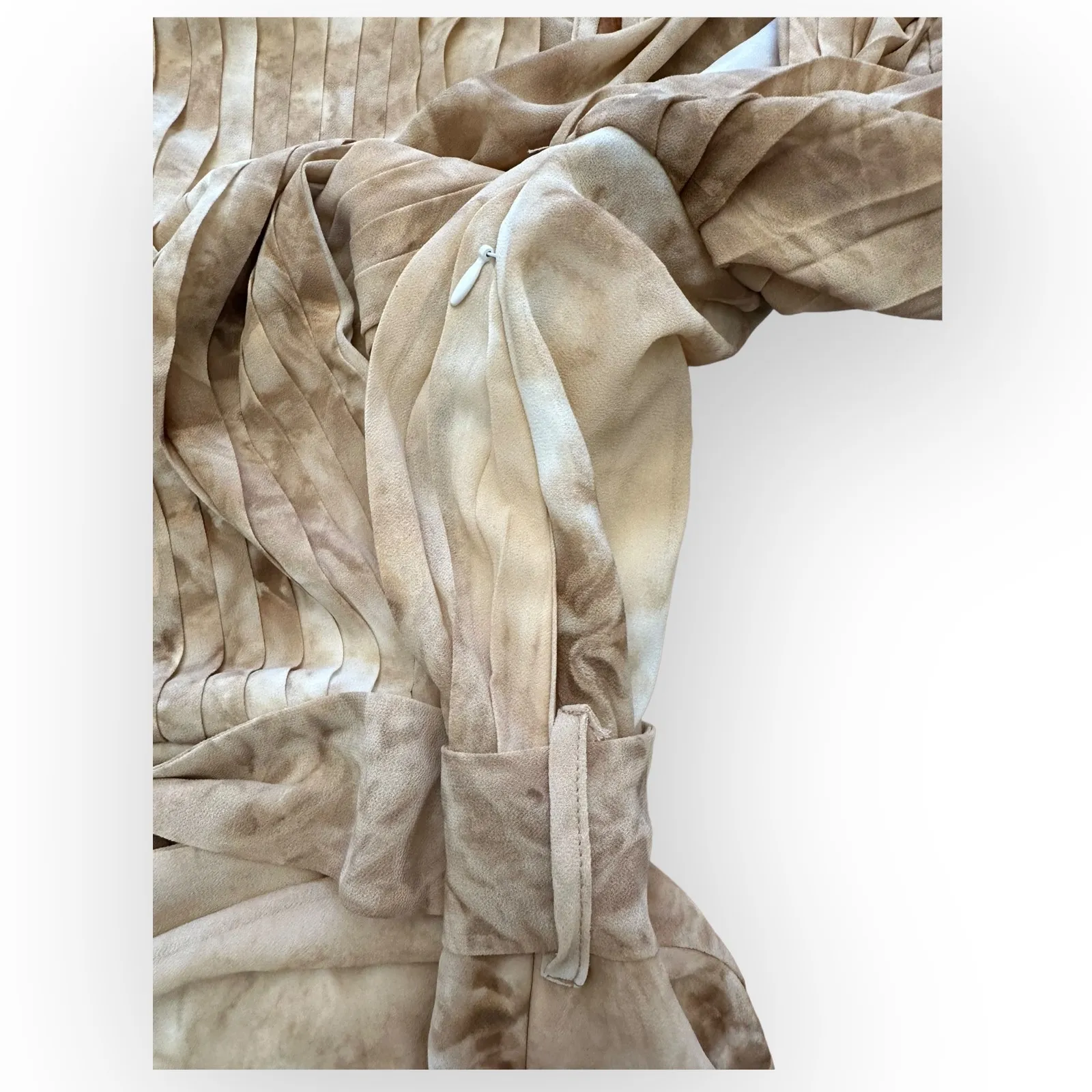 The Sang Pleated Brown Cream Short‎ Romper Size L - Image 9