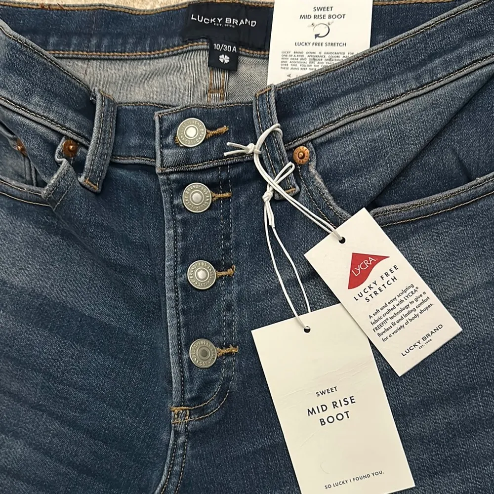 Dark Wash Women's Jeans - Image 3