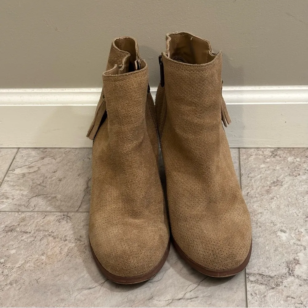 Guess Tan Suede Leather Ankle Booties Tassel Zipper Block Heel Neutral 9 - Image 2