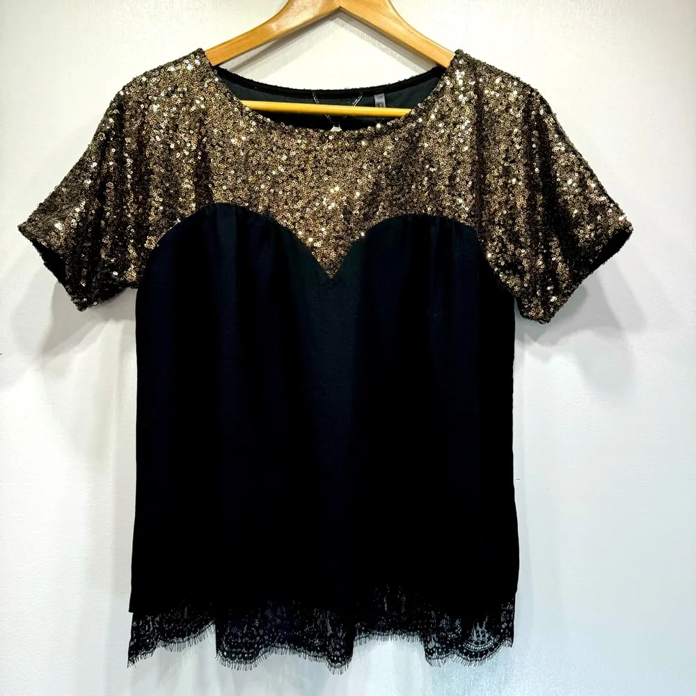 BKE Boutique Short Sleeve Black with Gold Sequins & Eyelash Fringe Lace Top S - Image 3