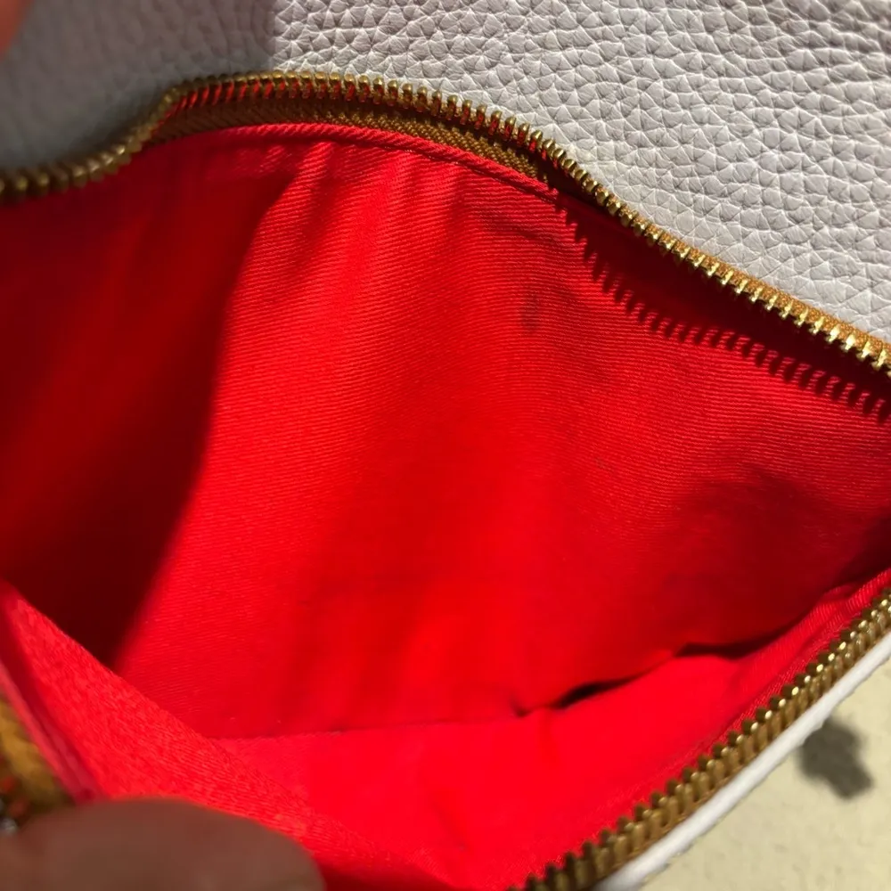 Dooney & Bourke Pebble Grain Leather Crossbody Bag Purse Zipper Lightest Gray - Image 7