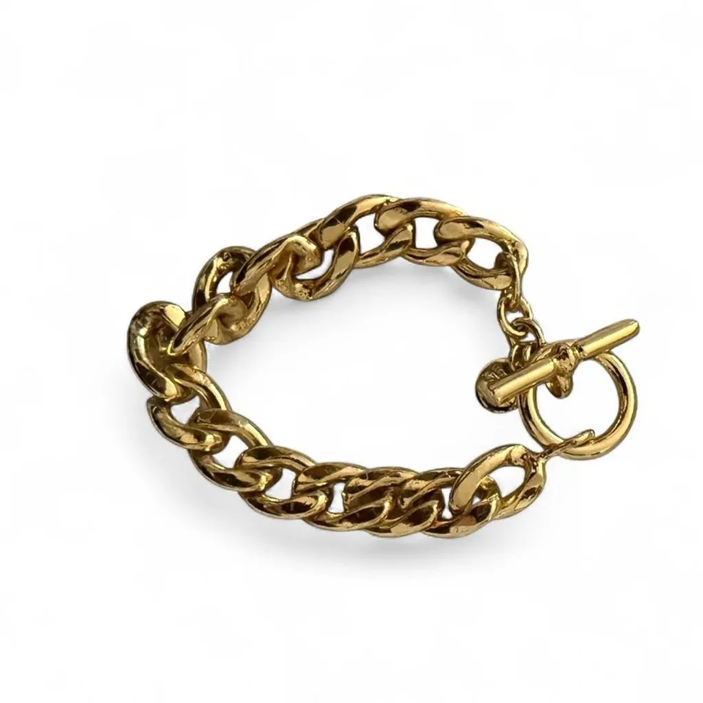 Gold tone chunky link bracelet. - Image 2
