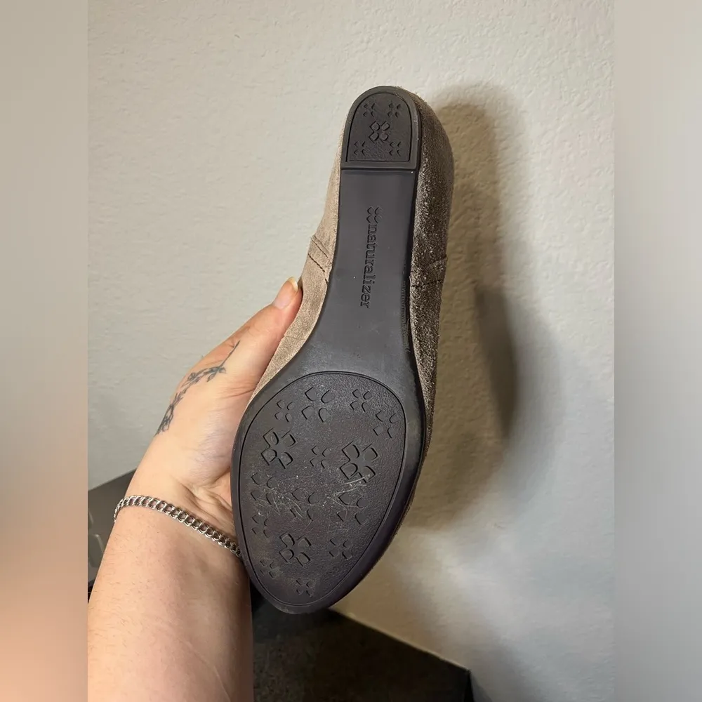 Naturalizer N5 Comfort  Real Leather Low-Heeled Sandals W/ Buckle Clasp Size 9 M - Image 13