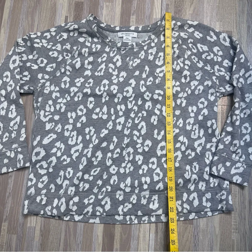 Liz Claiborne Gray and White Animal Print Sweatshirt Women’s XL Petite - Image 4