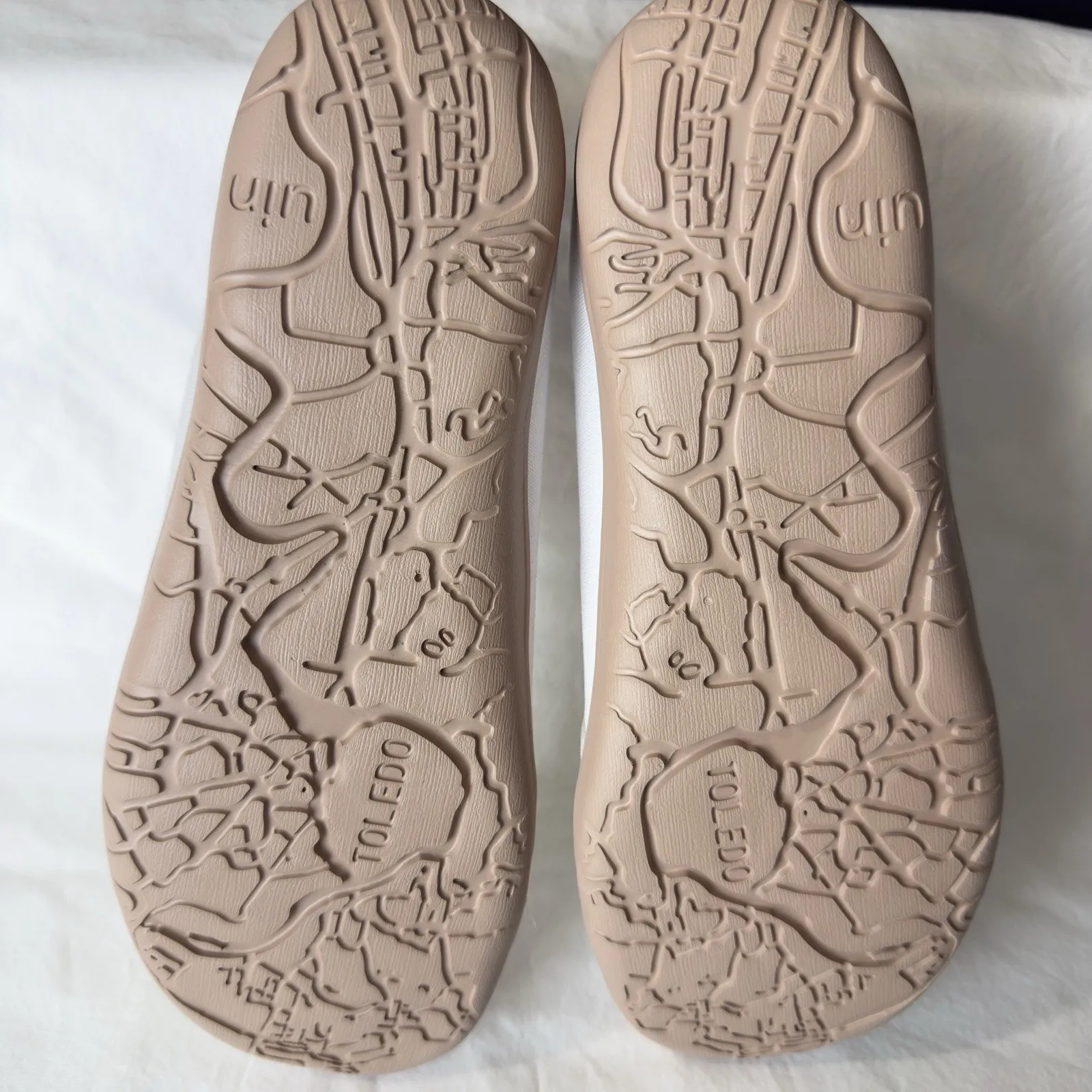 UIN Womens Slip On Sneakers Travel Shoes Casual Loafers Yellow Dog Size 8 White - Image 12