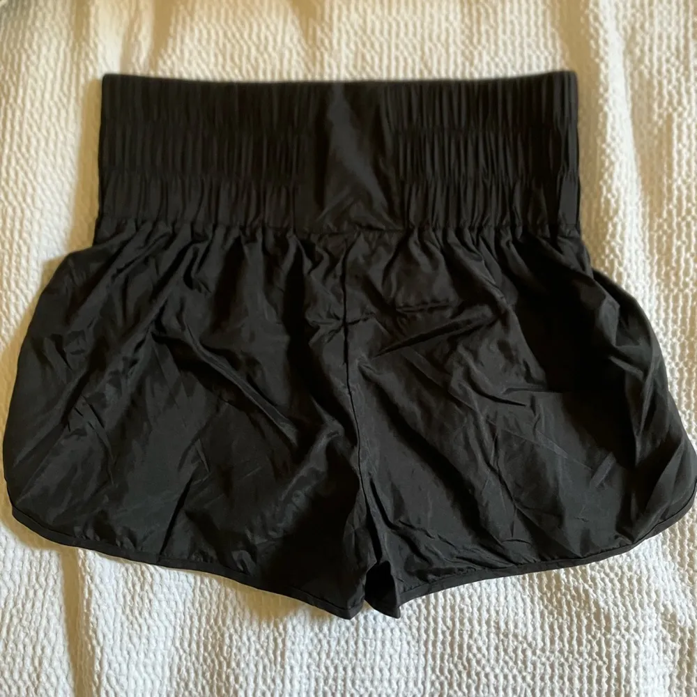 NWT High waist exercise short Size L - Image 3