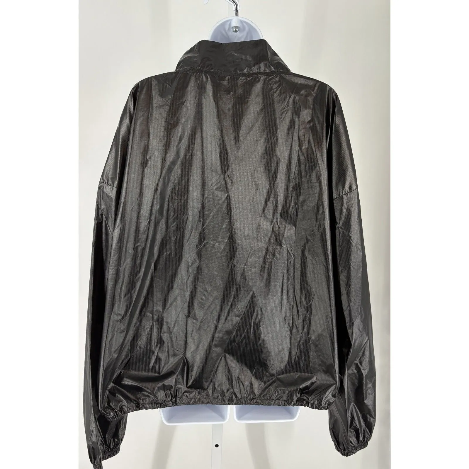 Under Armour Light Weight Windbreaker - Image 3