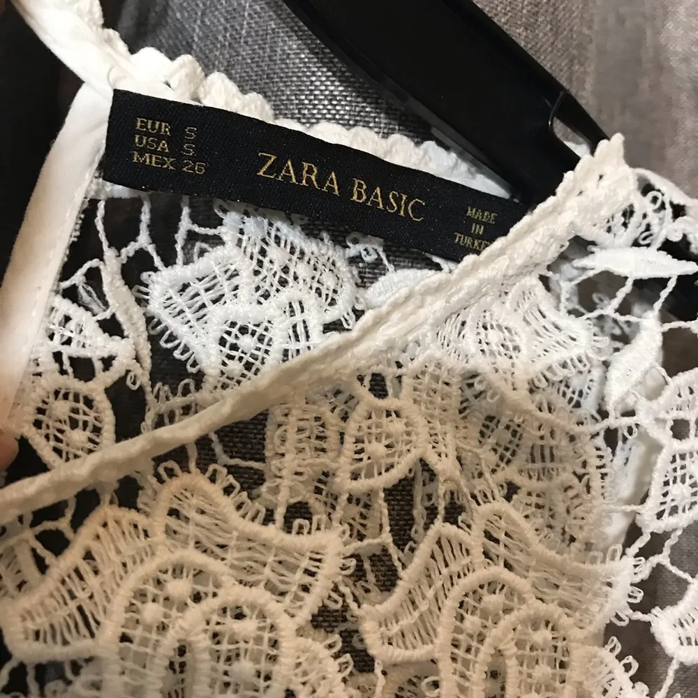 Zara Basic Simple White Lace Sleeveless Blouse Top - Image 8