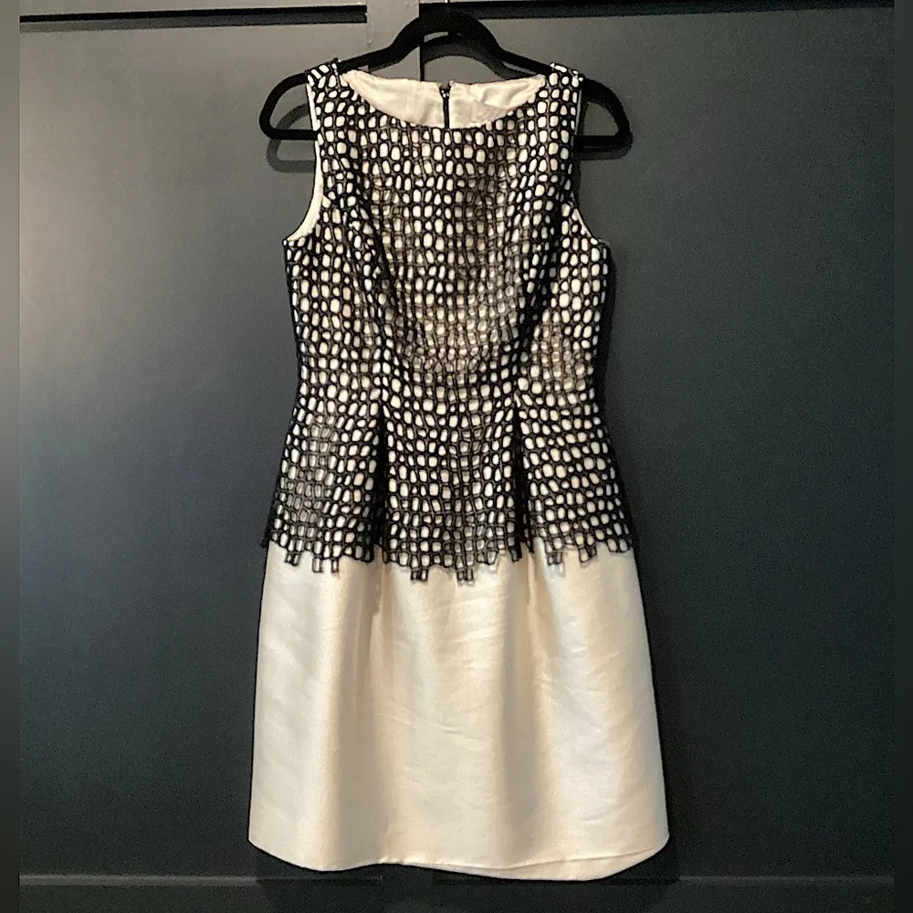 Lela Rose Lace seamed Bodice Sheath Sleeveless Mini Dress Cream Black Size 6 - Image 2