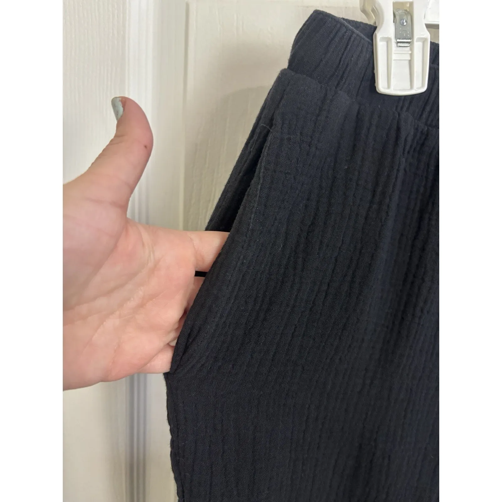 Olivaceous Black Gauzy Cotton Crop Pull On Pants Size Medium Beachy Coastal - Image 6