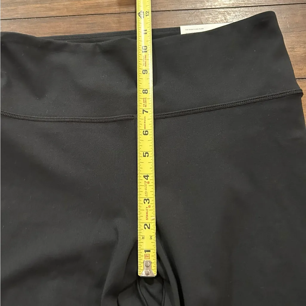 American Eagle Black The Everything High Waisted Flare Leggings Size Medium NEW - Image 5