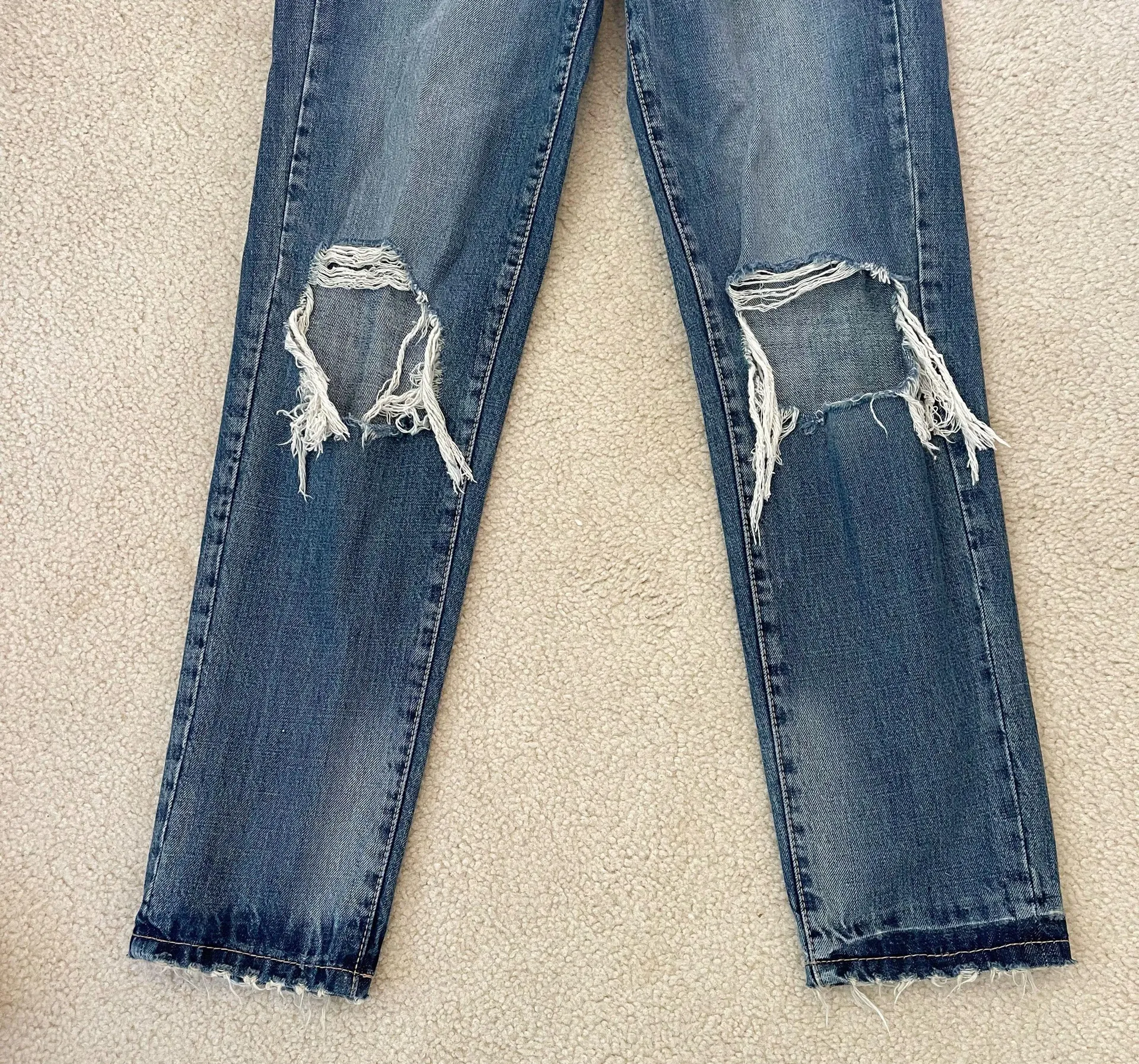 Ripped Mom Jeans - Image 3