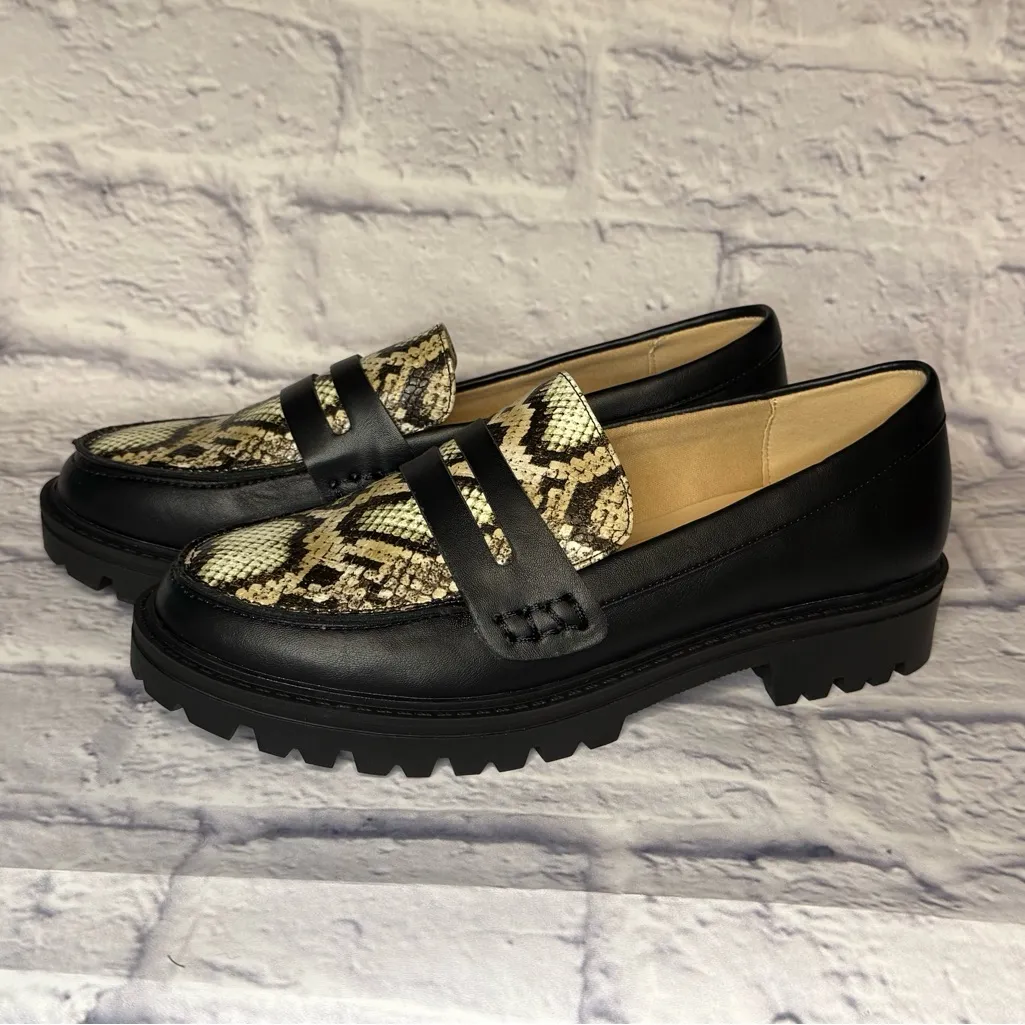 Journee Collection Black and Snake Pattern Loafers - Image 3