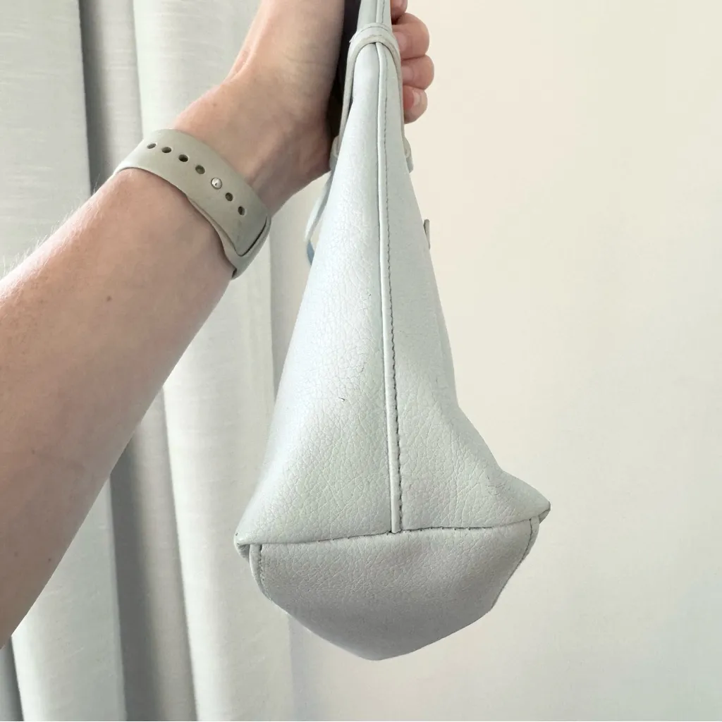 NWOT Vintage Y2K XOXO Baby Blue Shoulder Bag w/buckle - Image 8