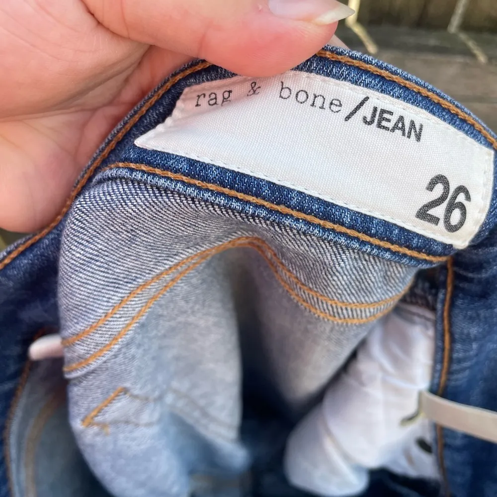 RAG & BONE DRE DISTRESSED JEANS - Image 3