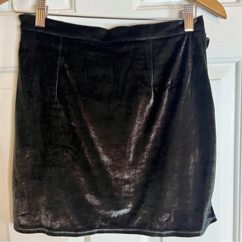 Urban Outfitters‎ Ruched Velour Like Shiny Mini Skirt Size Medium Hipster Witchy - Image 2