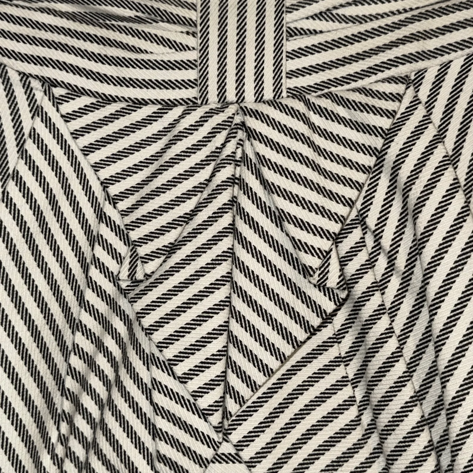 ANTHROPOLOGIE EVA FRANCO Kenley Black White‎ Tulip Balloon Skirt EUC Size 0 - Image 2