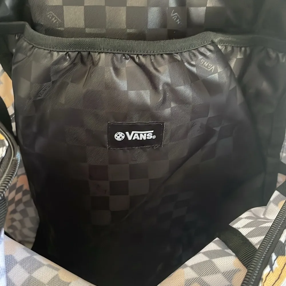 Vans Checkered Floral Backpack - Image 2
