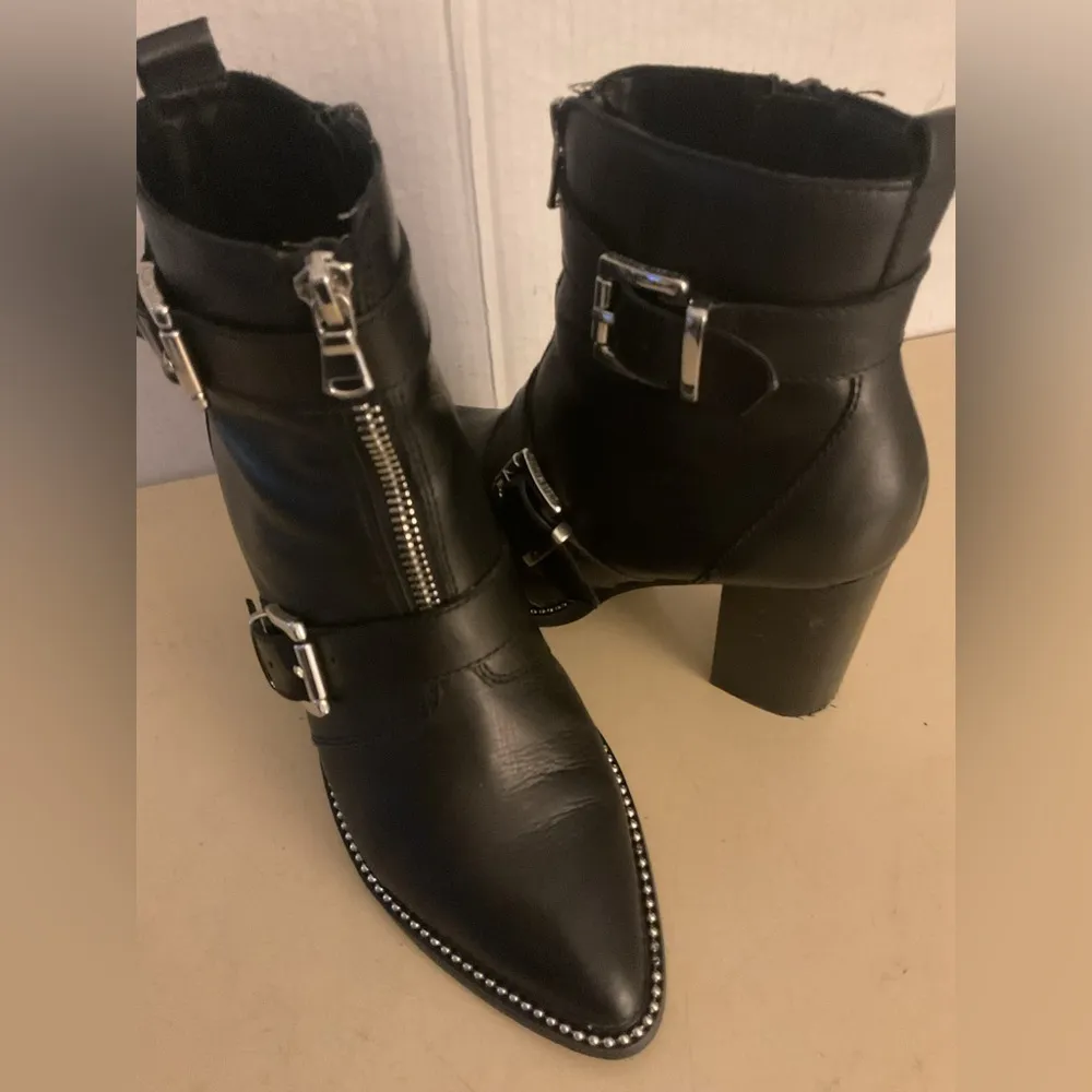Steve Madden women black leather biker Halle heel boots size 6 - Image 12