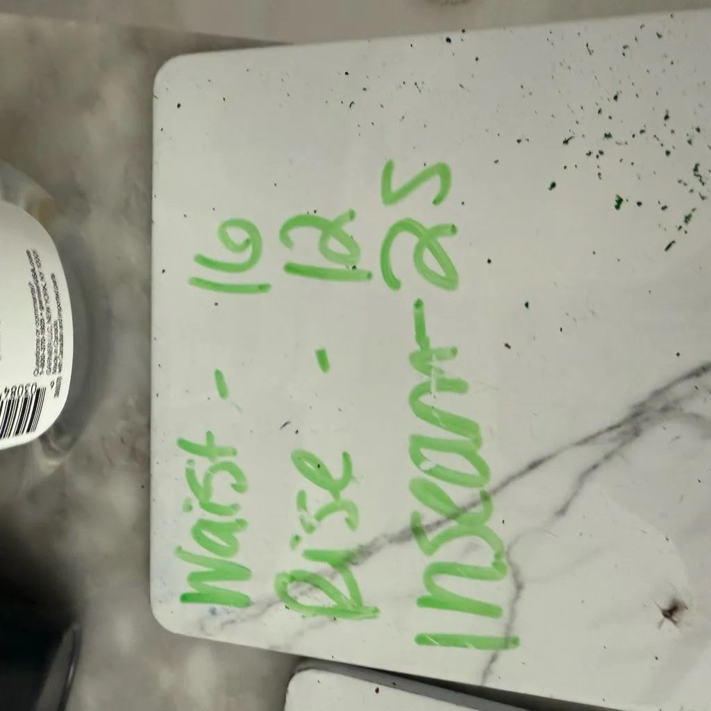 Old Navy Women’s Large Tan Khaki Cargo Pants - Image 4