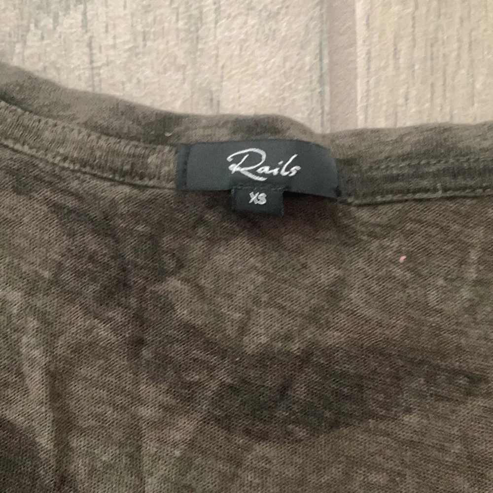 Rails camo vneck shirt - Image 3