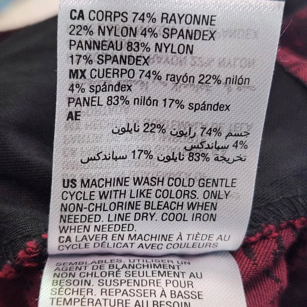 JM Collection Black and Burgundy Pull-on Ankle Pants Size Medium Red Print Pants - Image 8