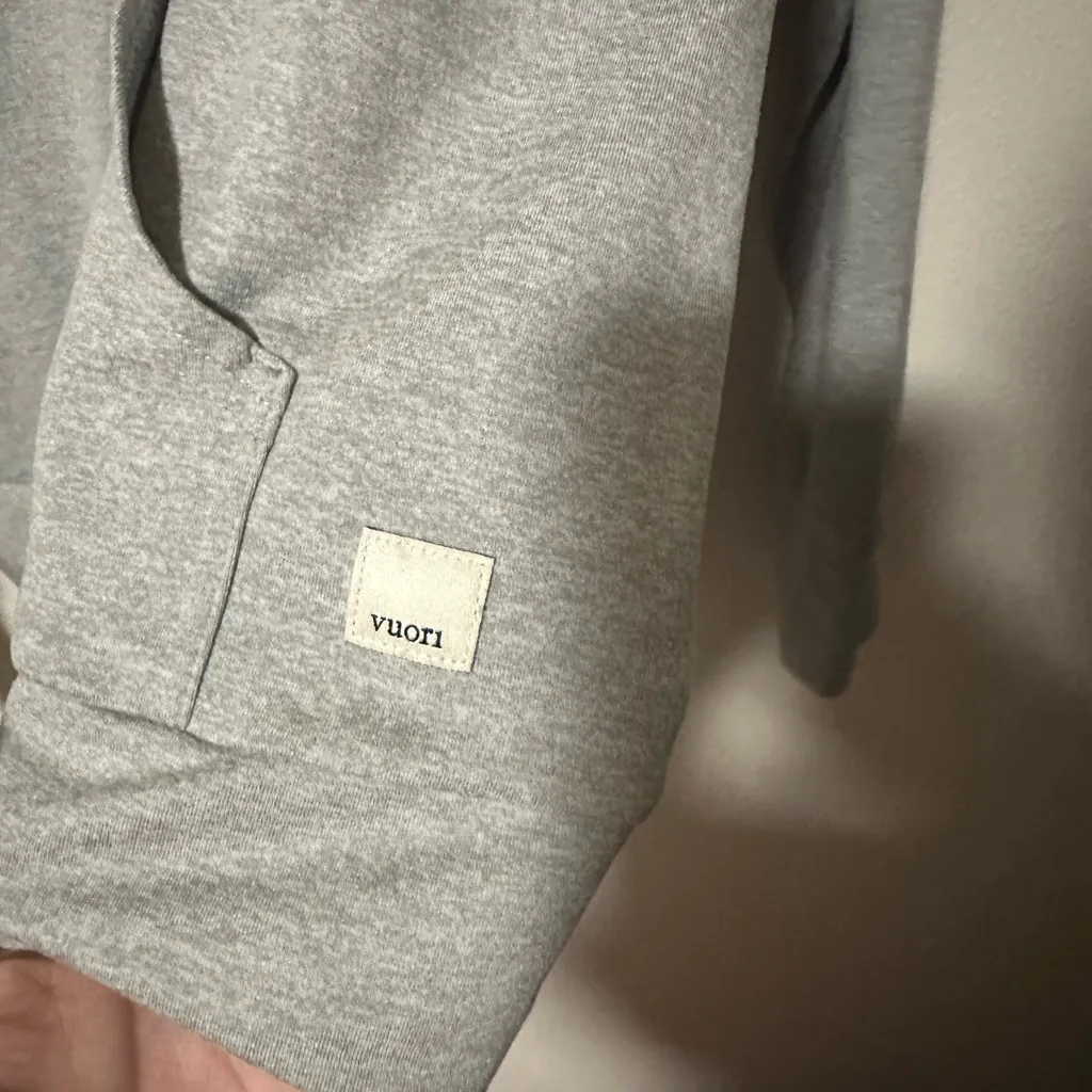 Vuori Halo Performance Hoodie 2.0 Pale Grey Heather VW268 size XL sold out color - Image 5