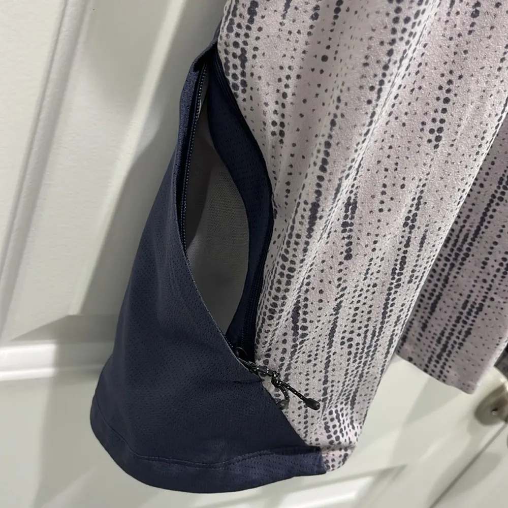 REI Athletic Short Sleeve Gray Outdoor Hiking Top Sz XL - Image 2