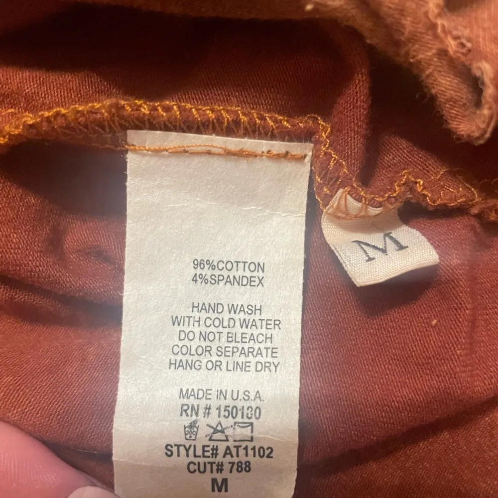 Rusty / Burnt Orange Short Sleeve Cropped Tee Shirt, Size Medium - Image 9