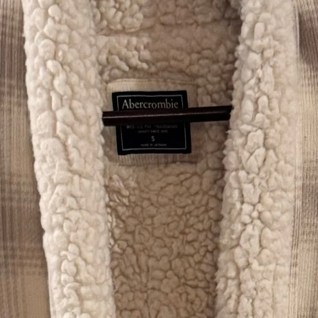 Abercrombie & Fitch Cream Plaid Jacket - Image 4