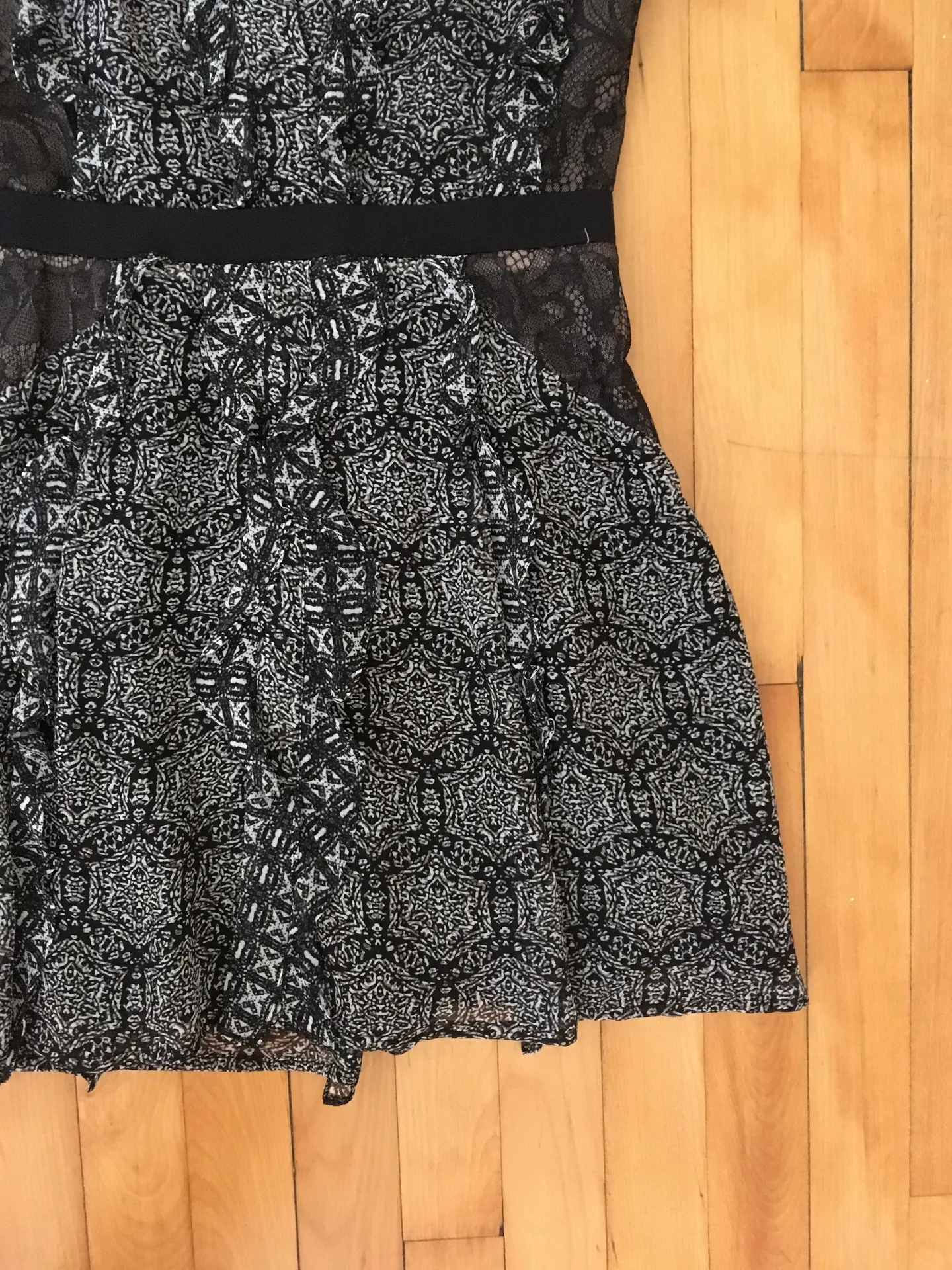 BCBGMaxAzria Stephanie Lace Printed Dress Size 0 - Image 6