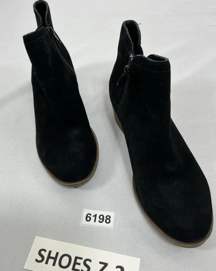 Womans Kensie Garry Booties 9.5 M Black Side Zip Block Heel Round Toe - Image 1