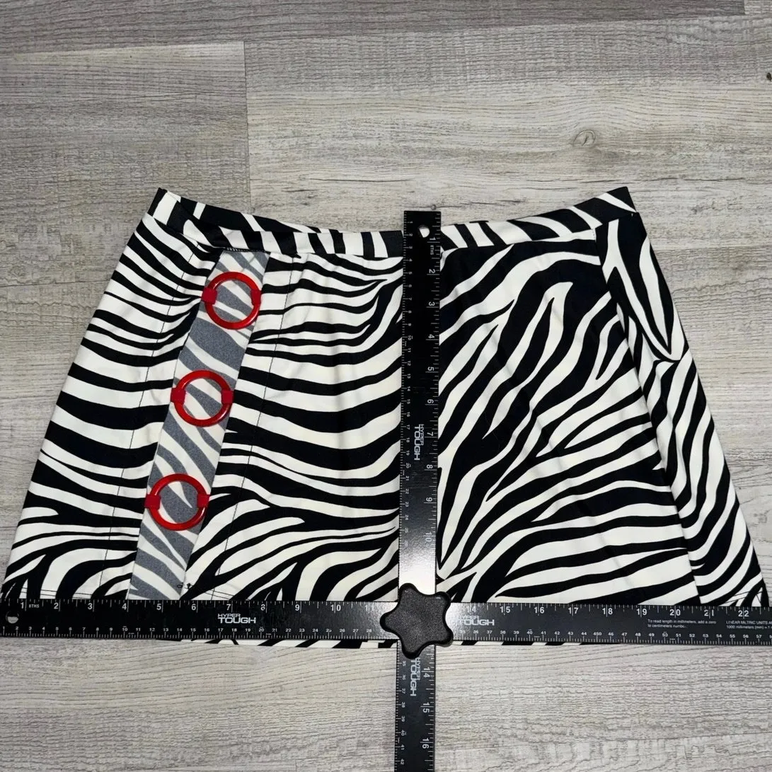 Niki Wior Zebra Print Mini Skirt Women’s Large Button Detail y2k 2000s rare vtg White - Image 2
