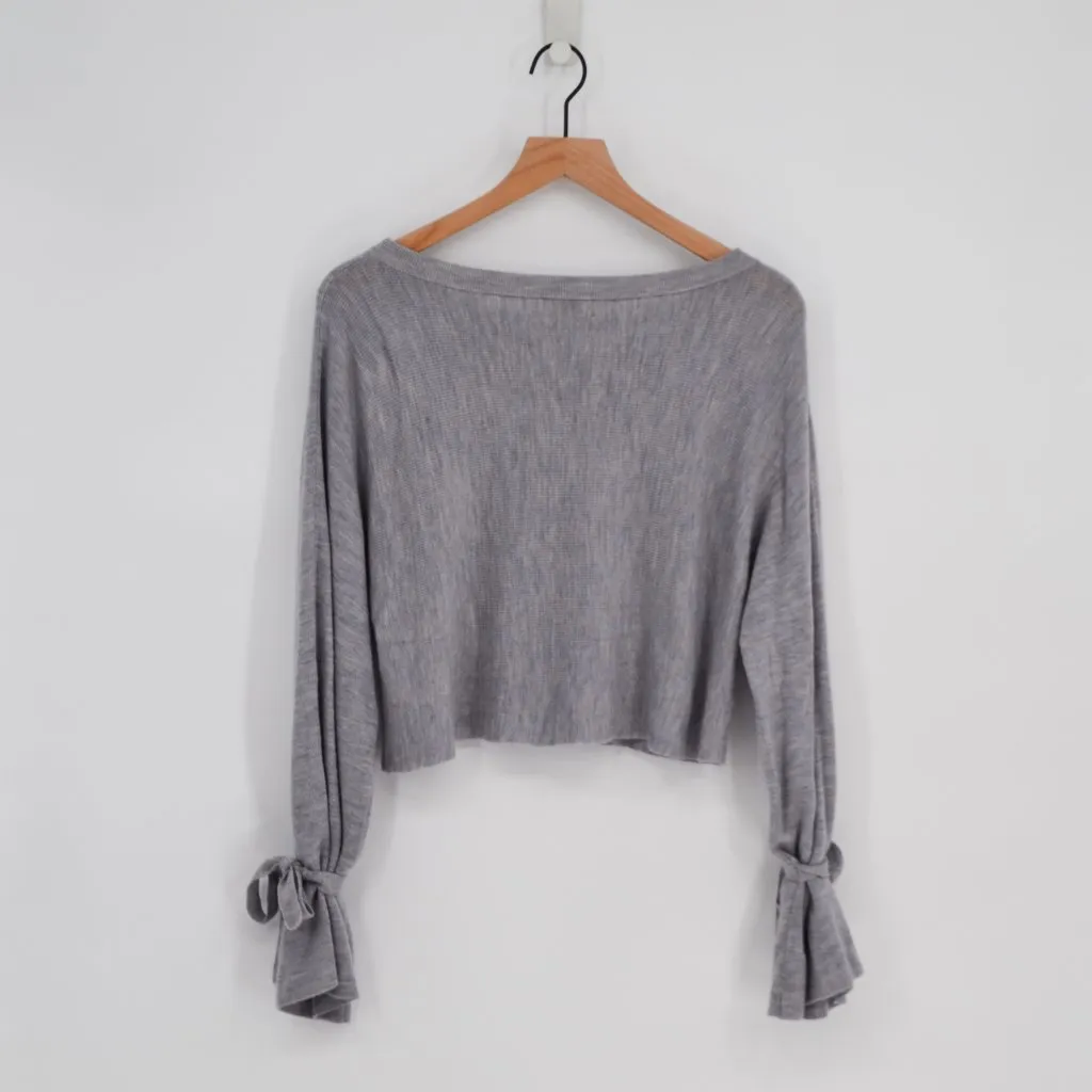 Aritzia Wilfred Emmy Crop Sweater Gray Merino Wool Bell Sleeve Tie Cuffs Size S - Image 3