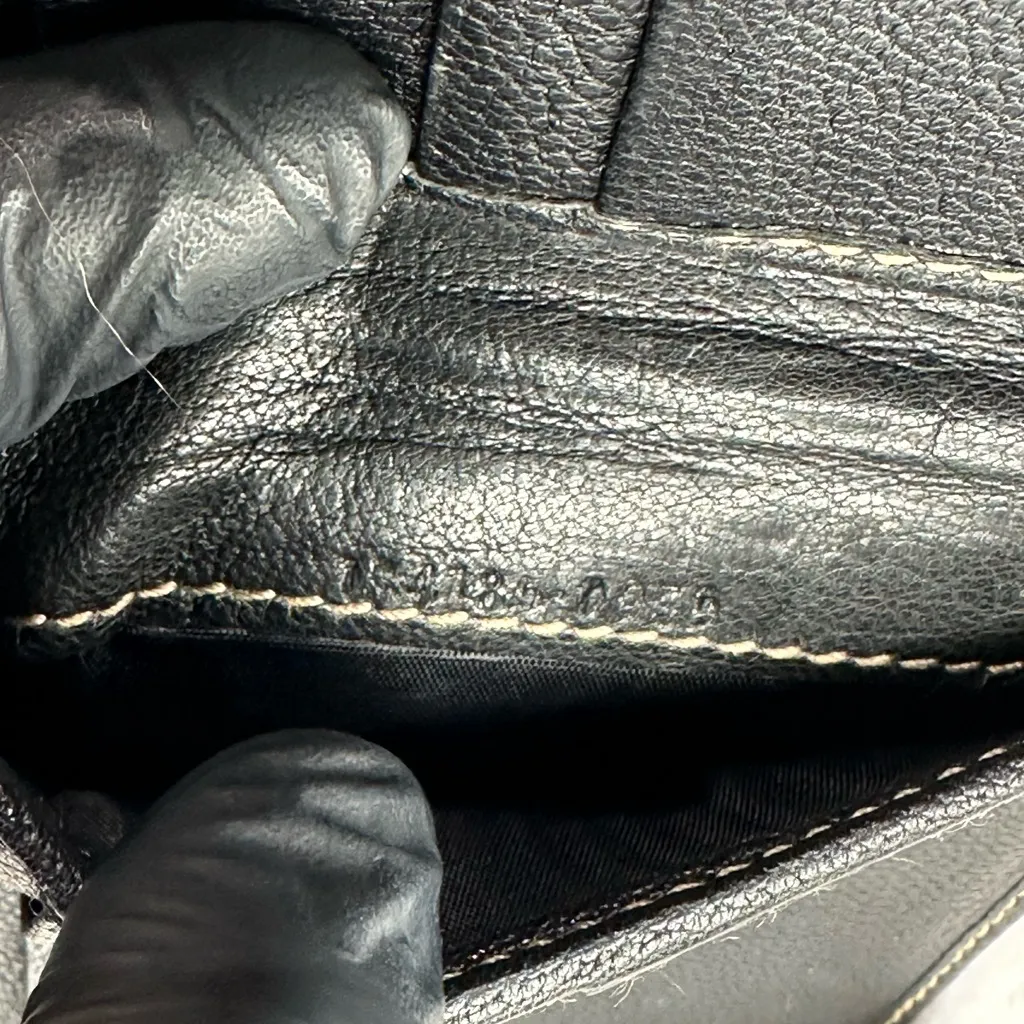 Gucci Vintage Black Bifold Leather Wallet - Image 7