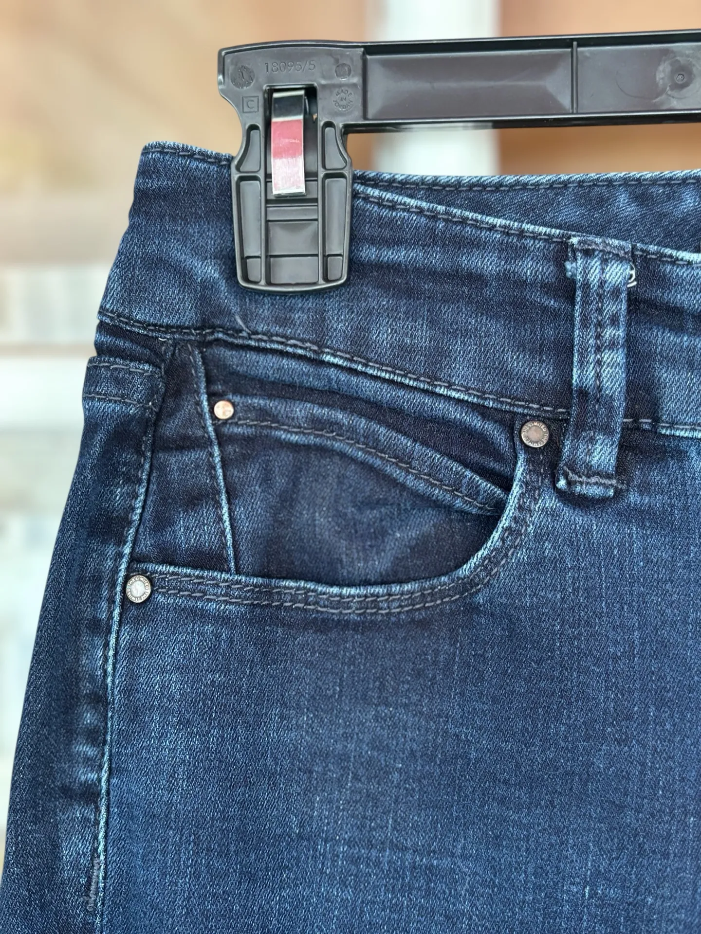 The Limited Women's 4R Dark Wash Mid-Rise Bootcut 5-Pocket Denim Jeans Western - Image 6