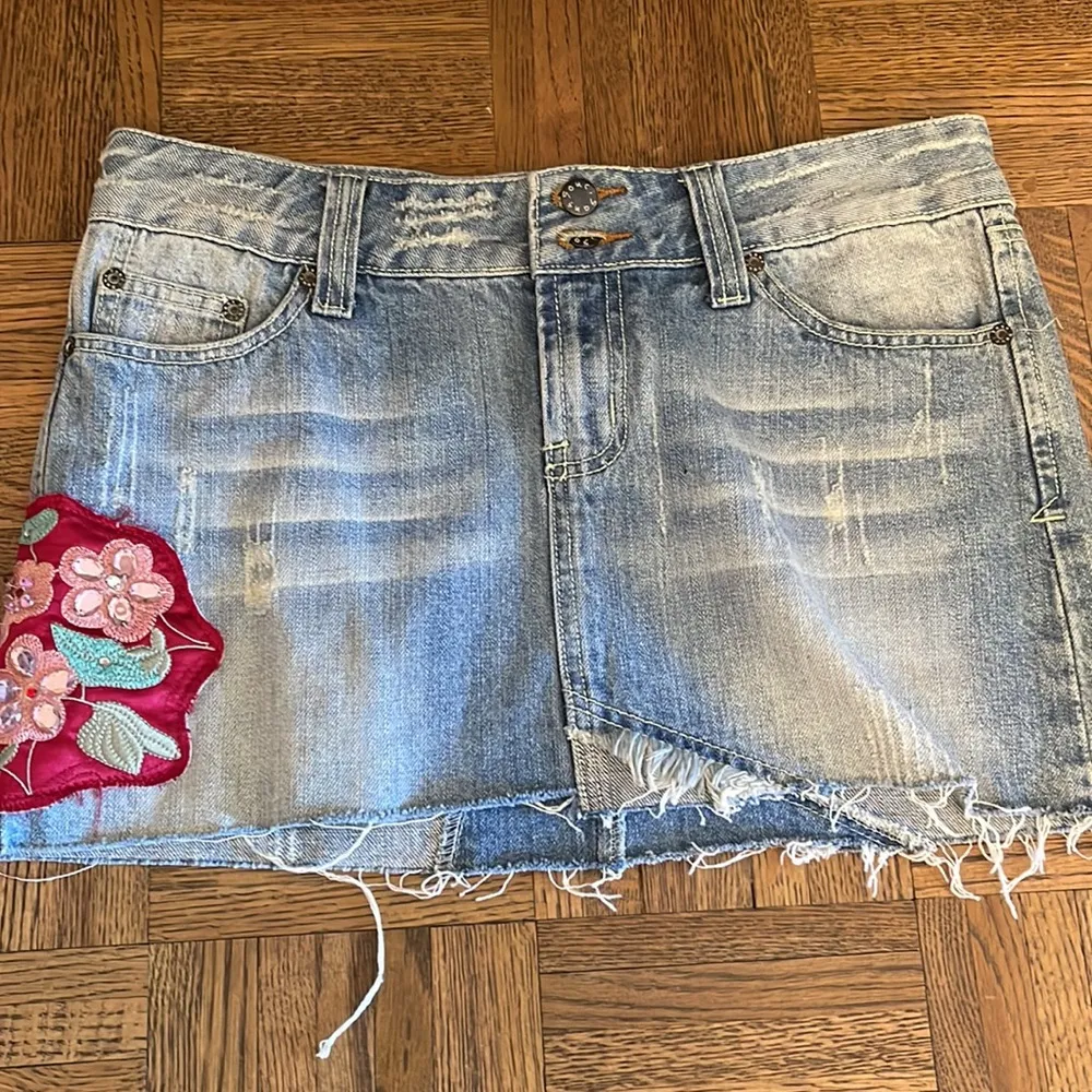 Denim embellished distressed mini skirt Blue Size M - Image 6