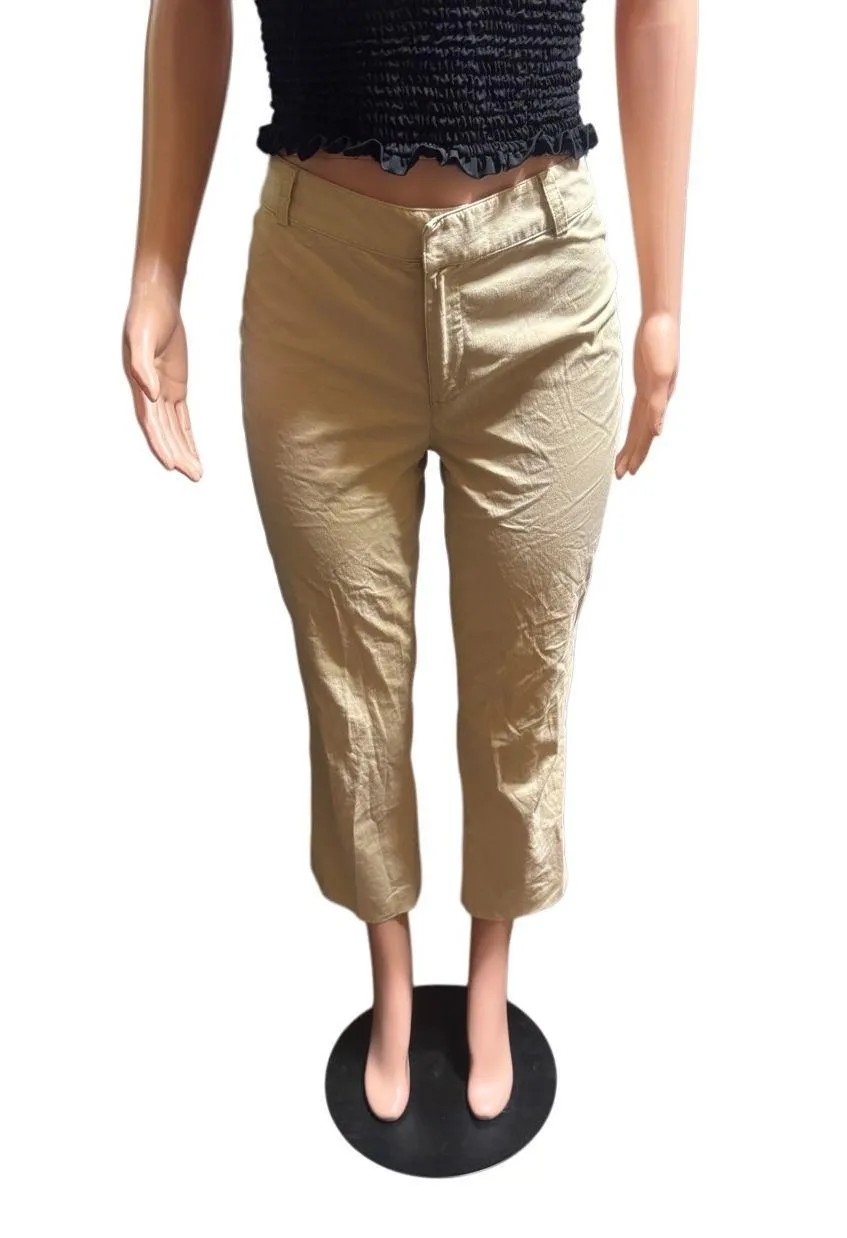 mid rise Tan Capri pants size 4/S  Pre owned tan capri cropped pants with belt loops, two back pockets zipper, and hook closure. Dressy business, casual, stretchy slim straight trousers - Image 2
