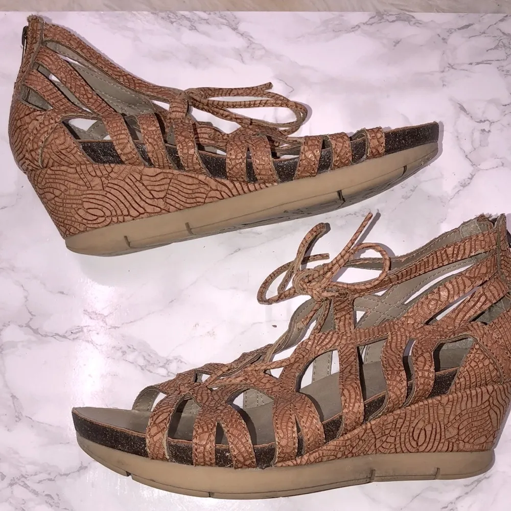 Hokus Pokus Size 7 1/2 gladiator style shoes - Image 7