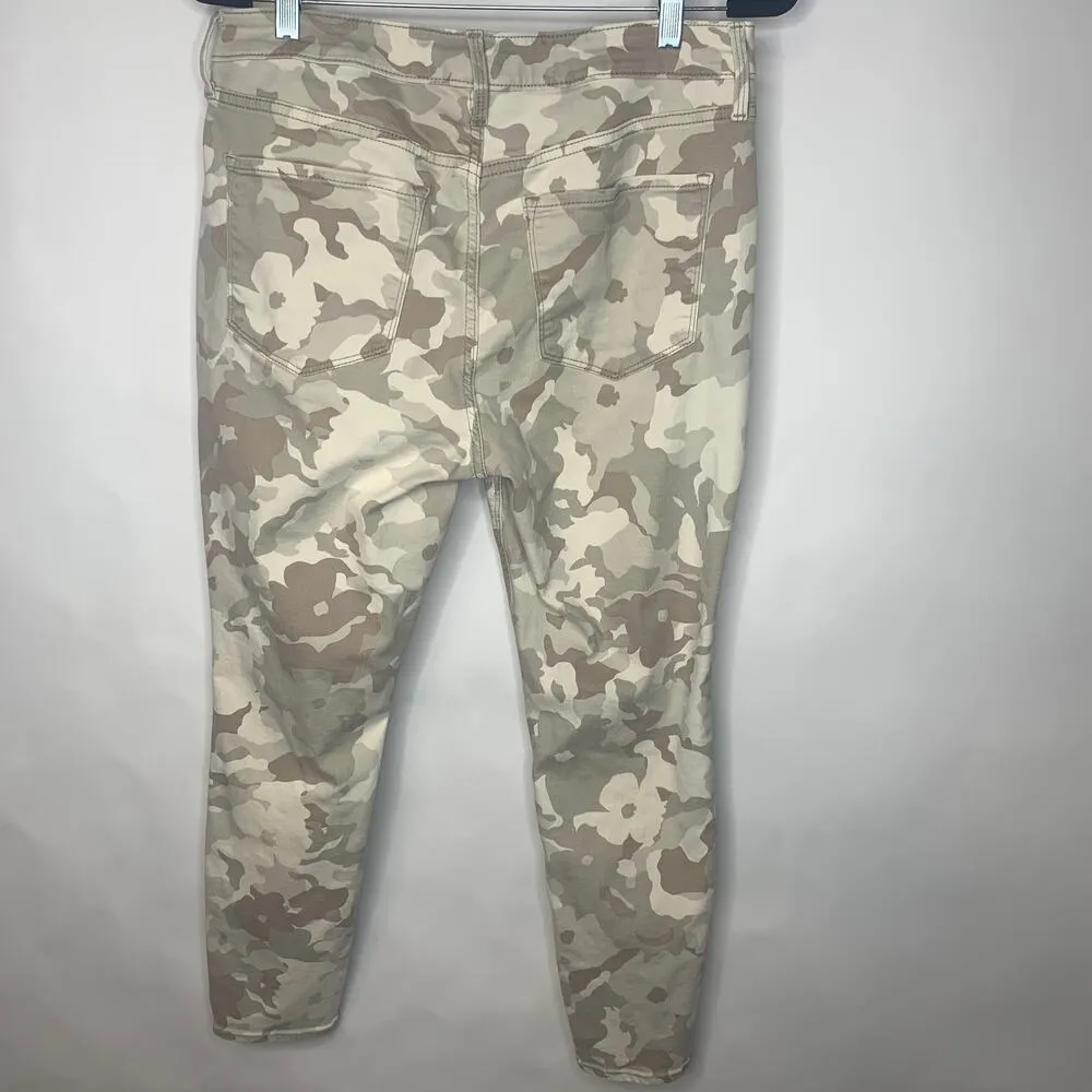 Old Navy Rockstar High Rise Super Skinny Pale Camo Jeans Sz 14 P - Image 4
