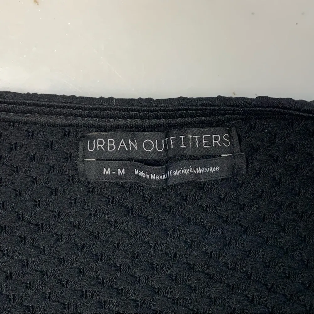 Tasha Twist Front Wrap Top • Sz M - Image 7