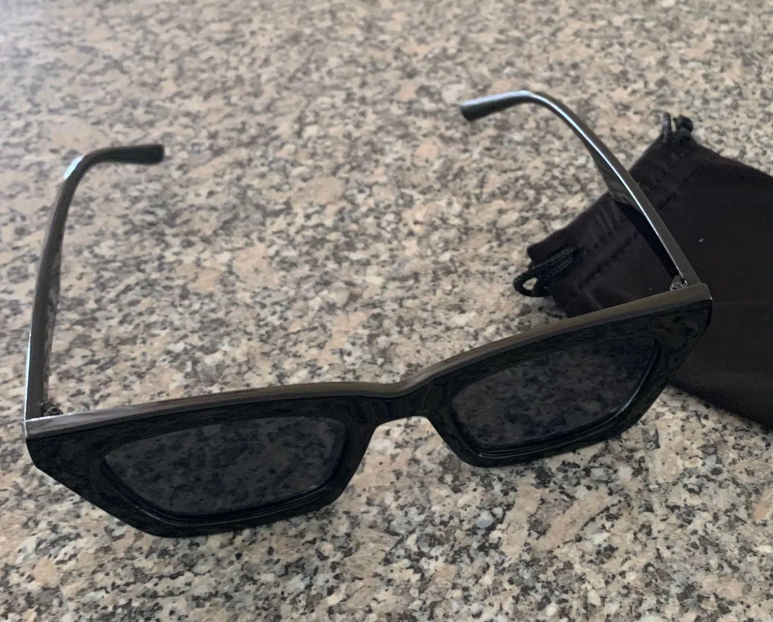 5th & Baldwin Katalina Sunglasses - Image 3